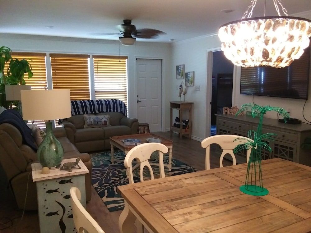 Executive Keys Condominiums on the Beach Condo, 2 Bedrooms, Non Smoking 8