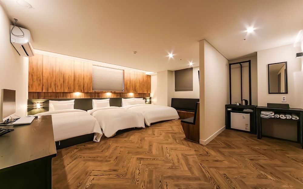 undefined Maximum Hotel 3