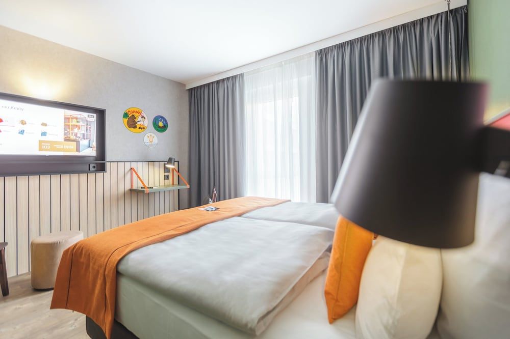 Holiday Inn - the niu, Amity Potsdam by IHG Premium Room, 1 Queen Bed 3