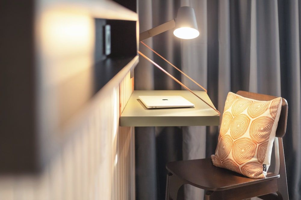 Holiday Inn - the niu, Amity Potsdam by IHG Premium Room, 1 Queen Bed 8