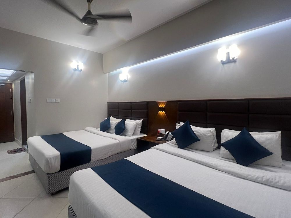 Family Double Room, 2 Queen Beds, Sea View