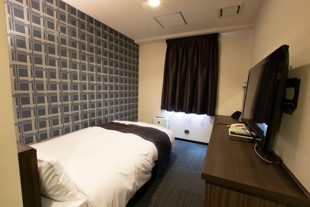 Deluxe Single Room, 1 Large Twin Bed, Smoking