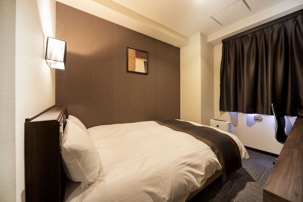 Deluxe Single Room, 1 Large Twin Bed, Smoking