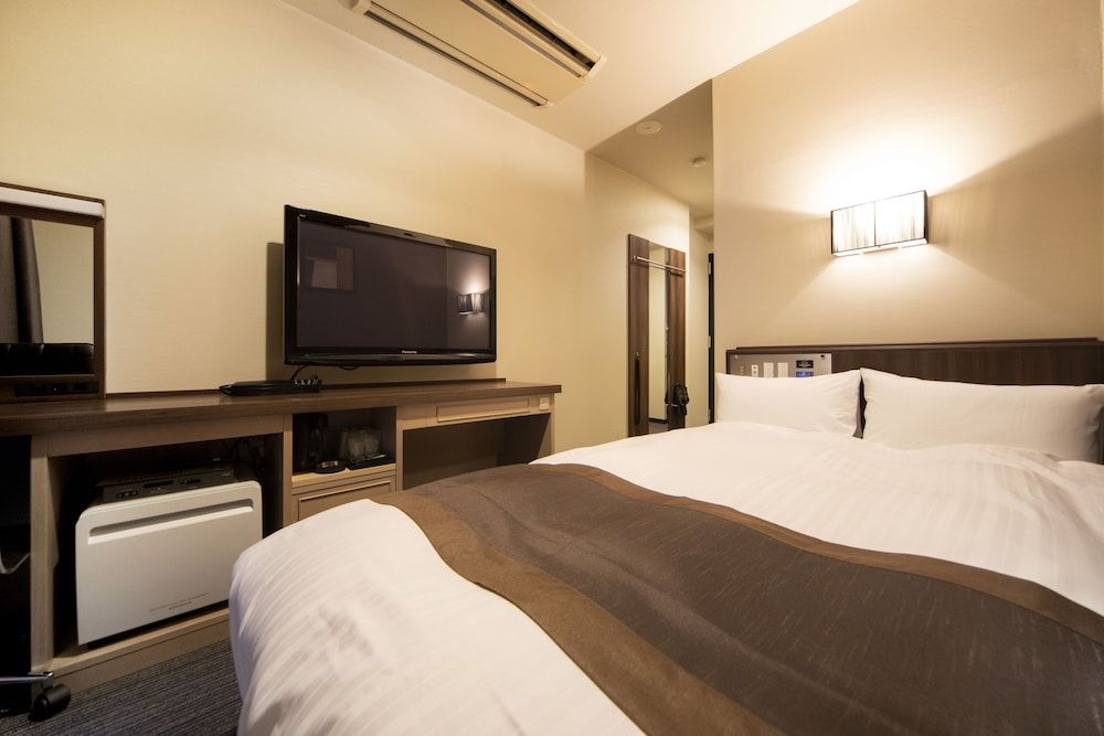 Economy Single Room, 1 Large Twin Bed, Smoking
