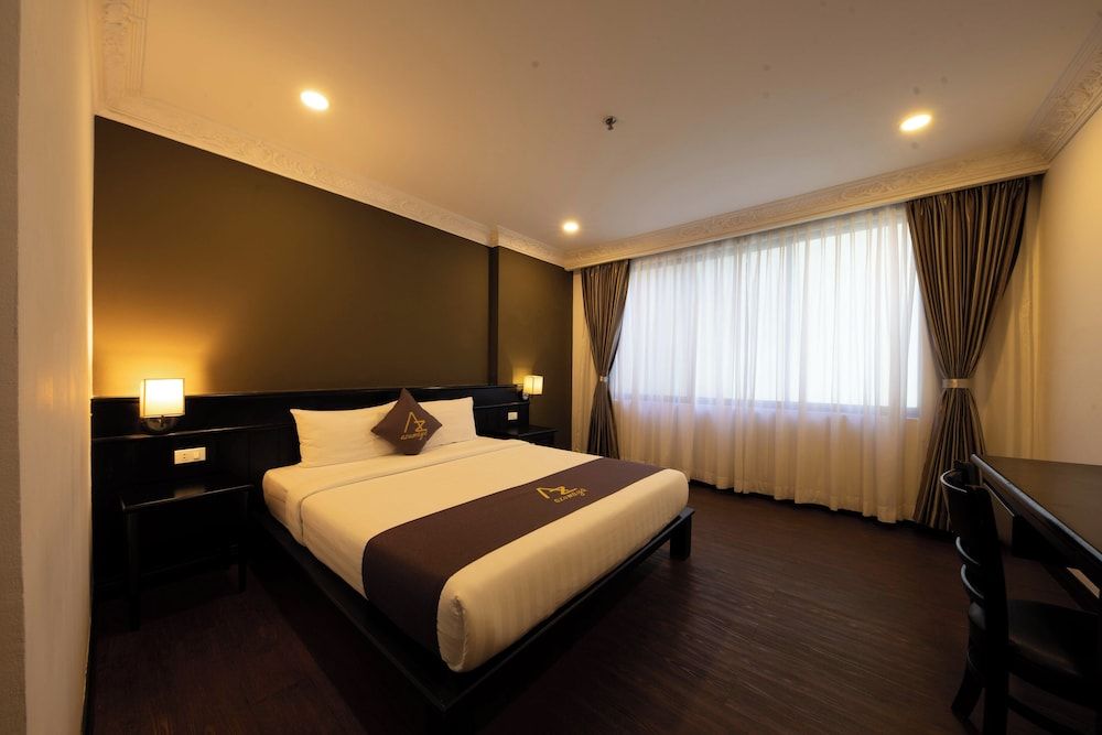 Deluxe Room, No Windows