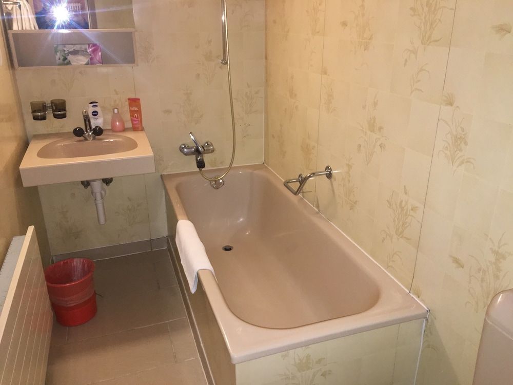 Historic Hotel Steinbock Double Room, Balcony, Mountain View 5