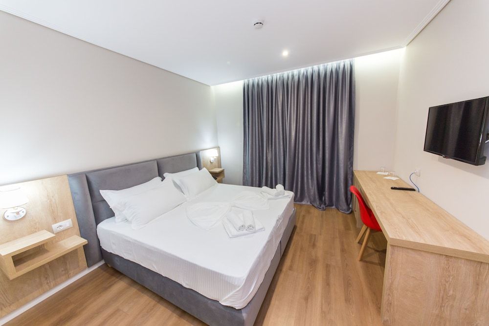 Class Hotel Deluxe Double or Twin Room, Balcony 7