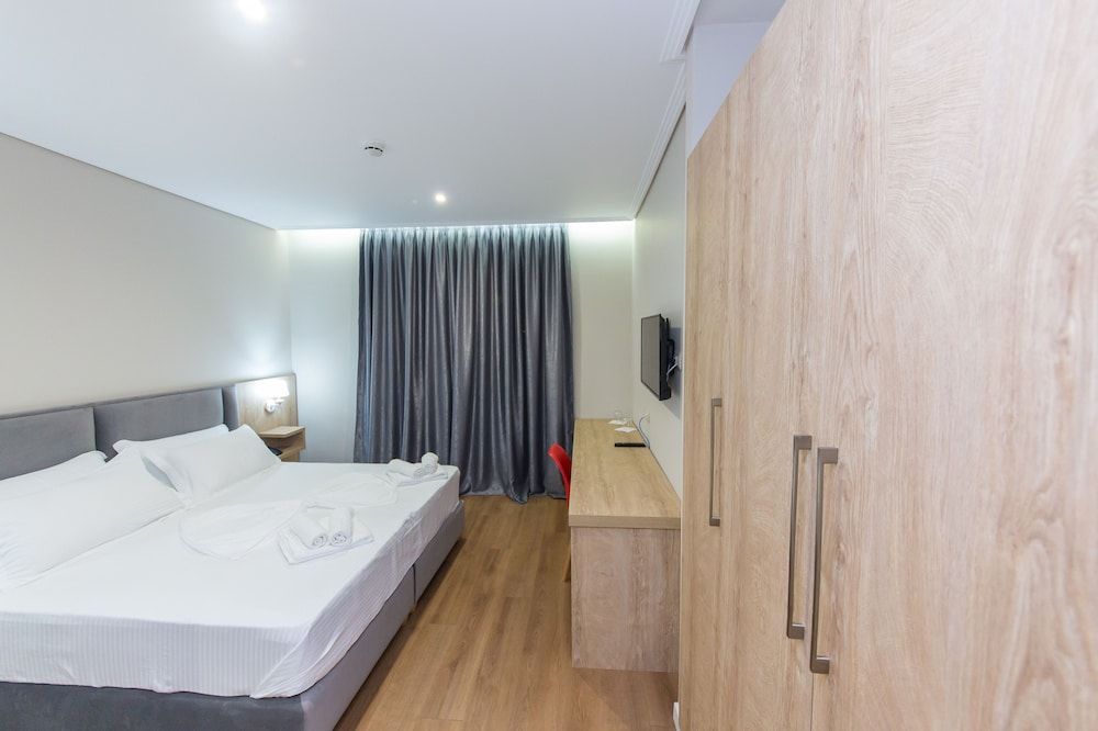 Class Hotel Deluxe Double or Twin Room, Balcony 5