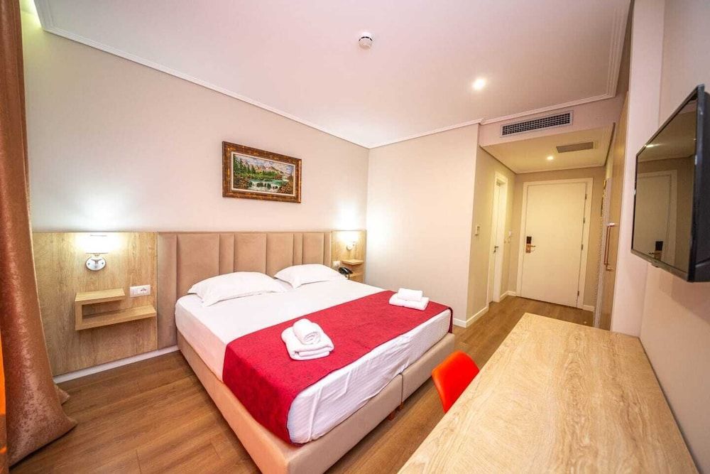 Class Hotel Deluxe Double or Twin Room, Balcony 9