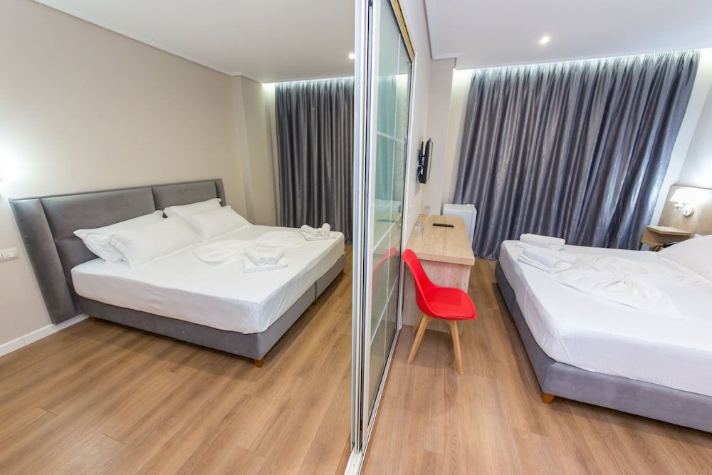 Class Hotel Family Suite, Balcony 4