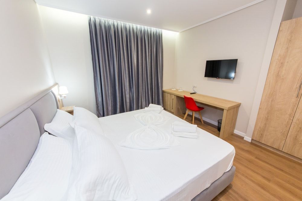 Class Hotel Deluxe Double or Twin Room, Balcony 3