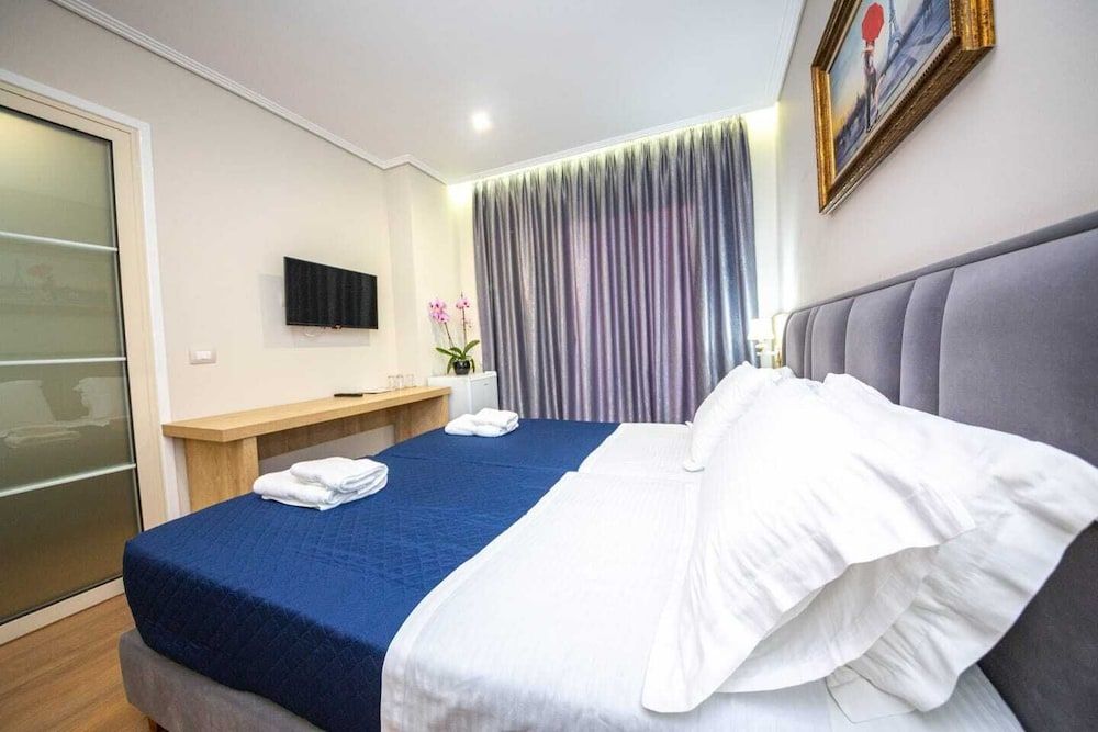 Class Hotel Family Suite, Balcony 15