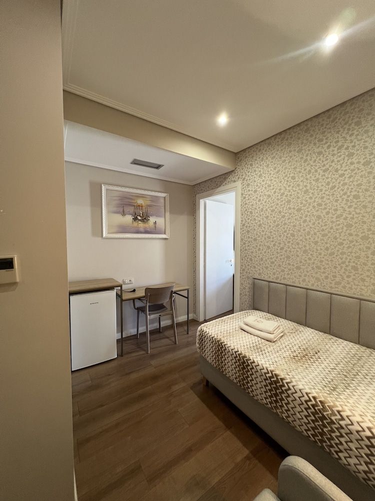 Class Hotel Family Suite, Balcony 5