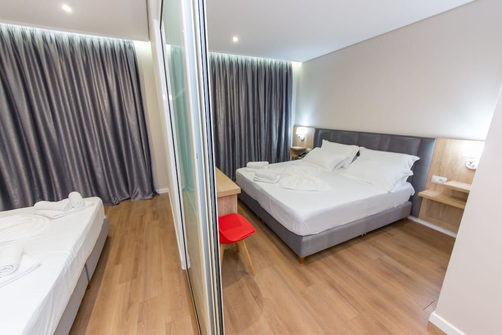 Class Hotel Family Suite, Balcony 11