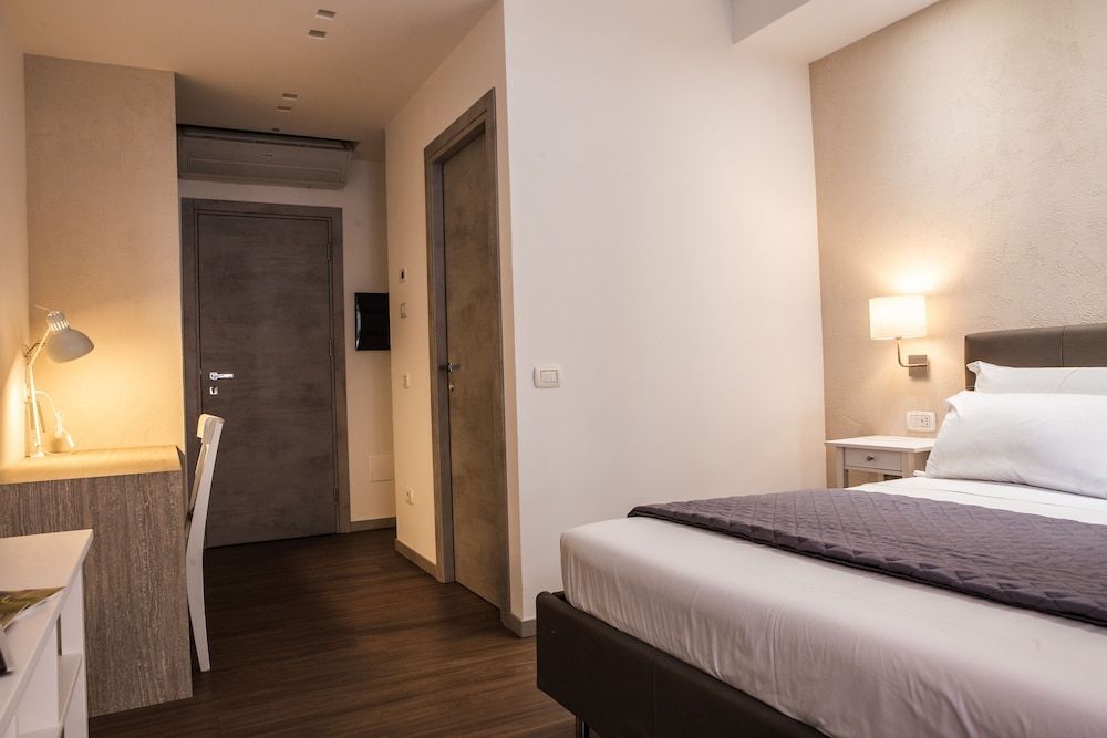 undefined Prestige Rooms Chiaia 7