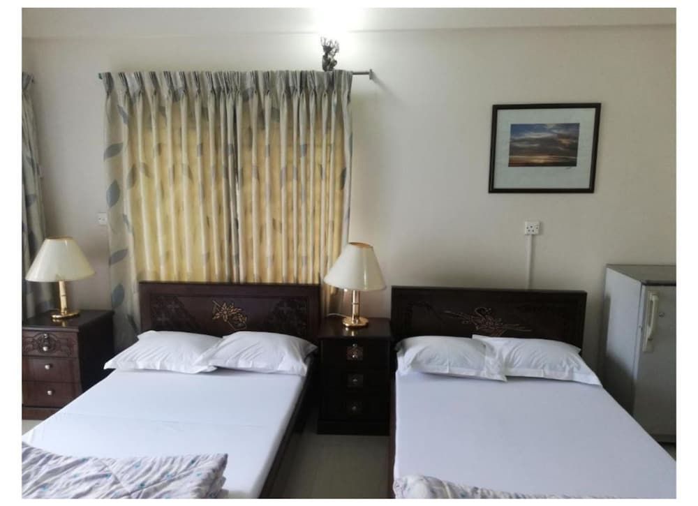 Ambrosia Guest House Deluxe Room, 2 Twin Beds, Smoking, City View 10