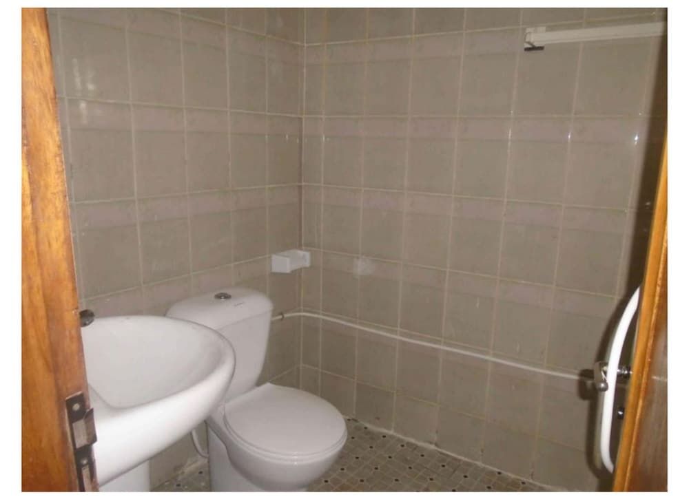 Ambrosia Guest House Deluxe Room, 2 Twin Beds, Smoking, City View 19