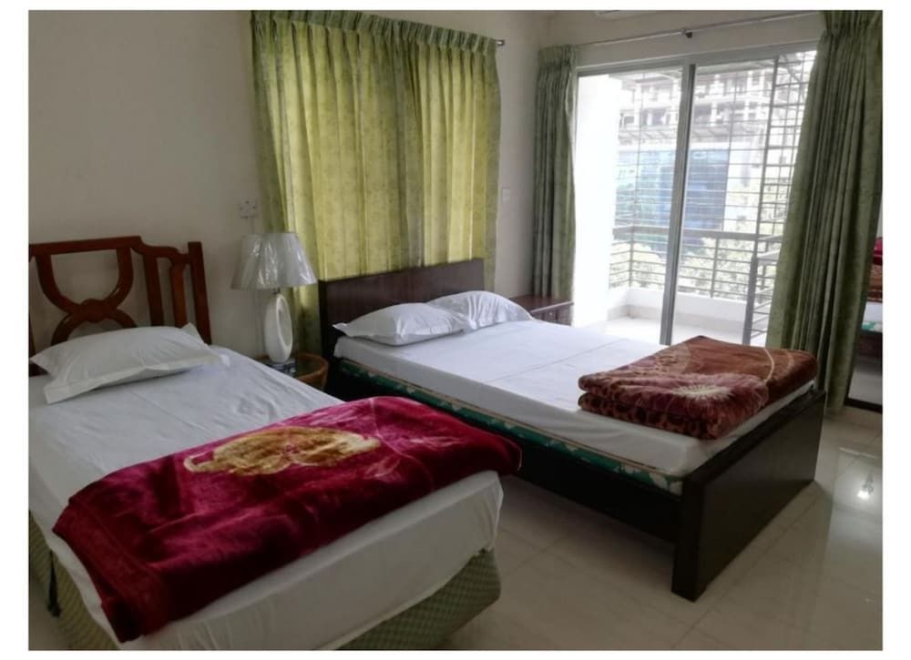 Ambrosia Guest House Deluxe Room, 2 Twin Beds, Smoking, City View 9