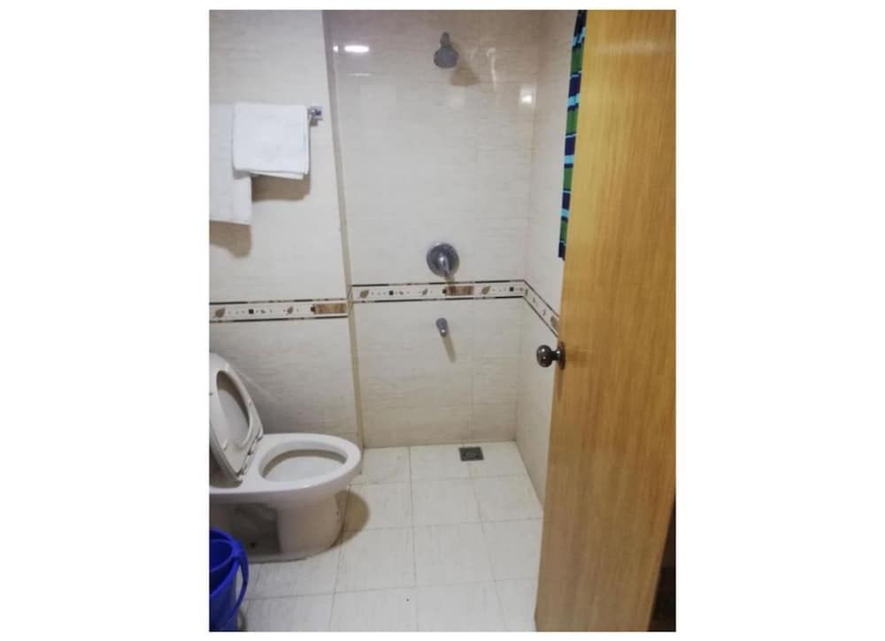 Ambrosia Guest House Deluxe Room, 2 Twin Beds, Smoking, City View 20