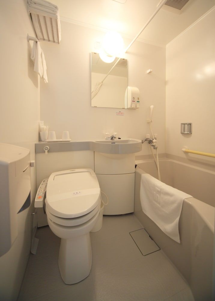 Double Room, Smoking
