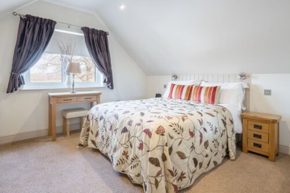 Canaston Oaks Comfort Double Room, 1 King Bed 2