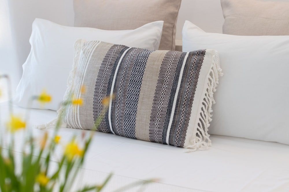 Stoa Cave Villas House, 1 Queen Bed, Jetted Tub (Black Stone) 7