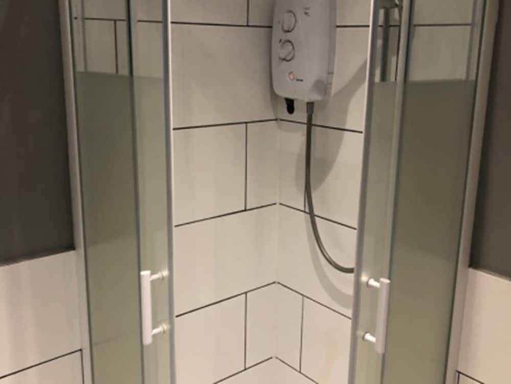 The Pheasant Inn Triple Room, Shared Bathroom 3