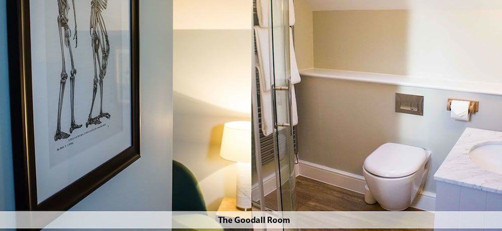 Crown & Punchbowl Standard King Room 12