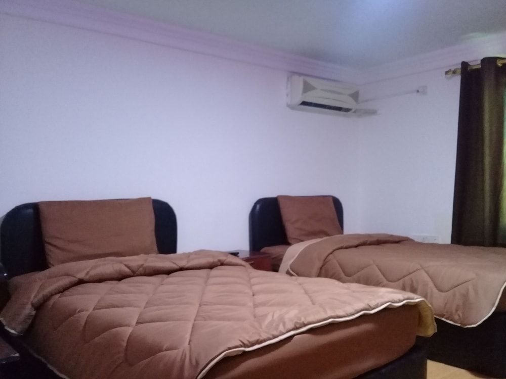 Seleen Hotel Suites 
