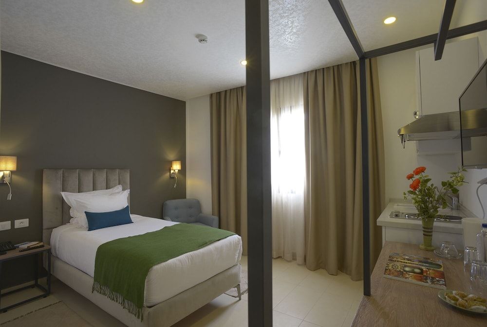 Maia Hotel Suites