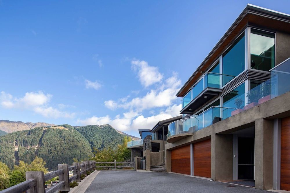 undefined Queenstown Hill Panorama 2