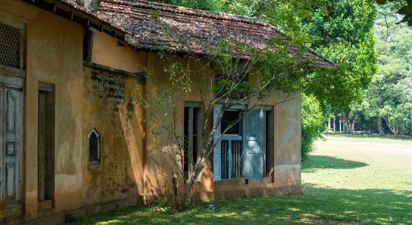 undefined Lunuganga Estate 8