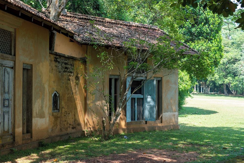 undefined Lunuganga Estate 5