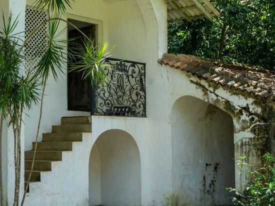undefined Lunuganga Estate 5