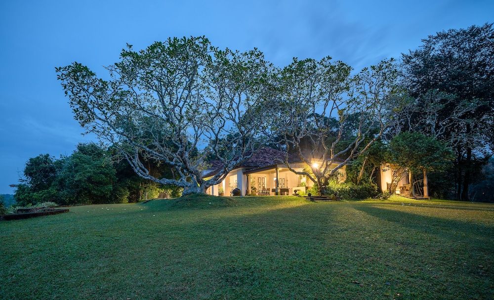 undefined Lunuganga Estate