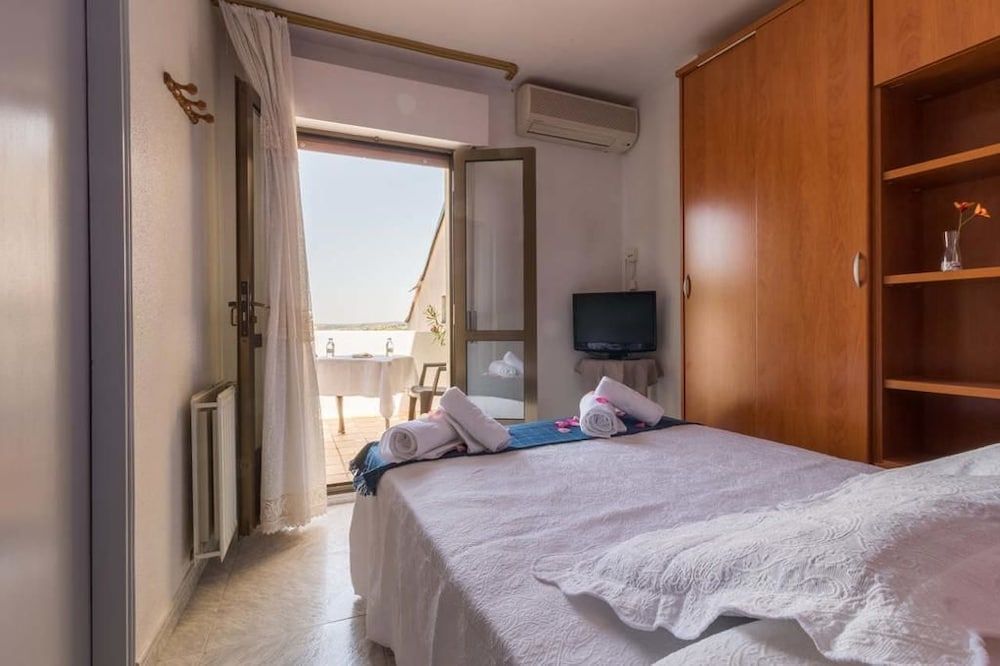 Hostal Arribes Del Duero Double or Twin Room 18