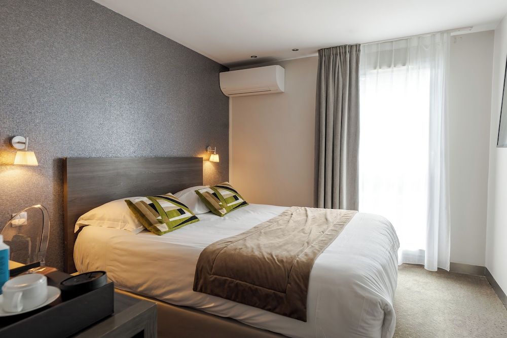 Superior Room, 1 Queen Bed, Non Smoking (Larger Room)