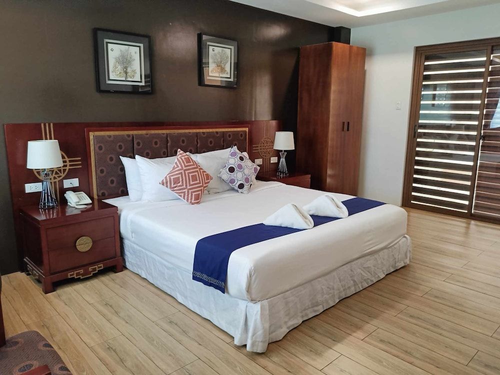 Marand Beach Resort Premium King Room, Bathtub 2