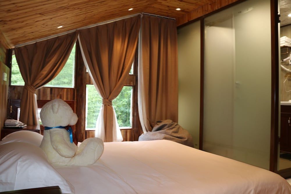 Qing Dynasty House Deluxe Double Room 6