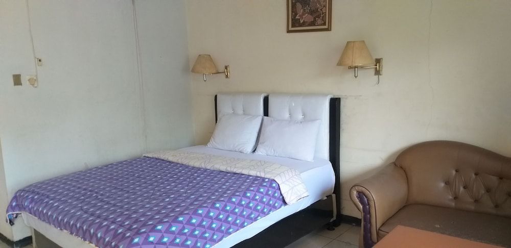 Intan Hotel Purwakarta Junior Double or Twin Room 10