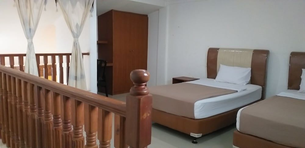 Intan Hotel Purwakarta Junior Double or Twin Room 8