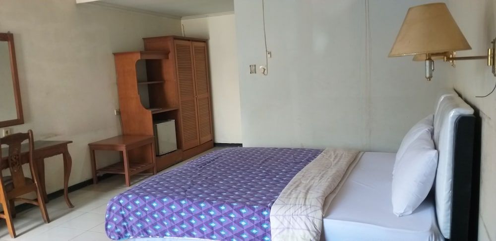 Intan Hotel Purwakarta Junior Double or Twin Room 5