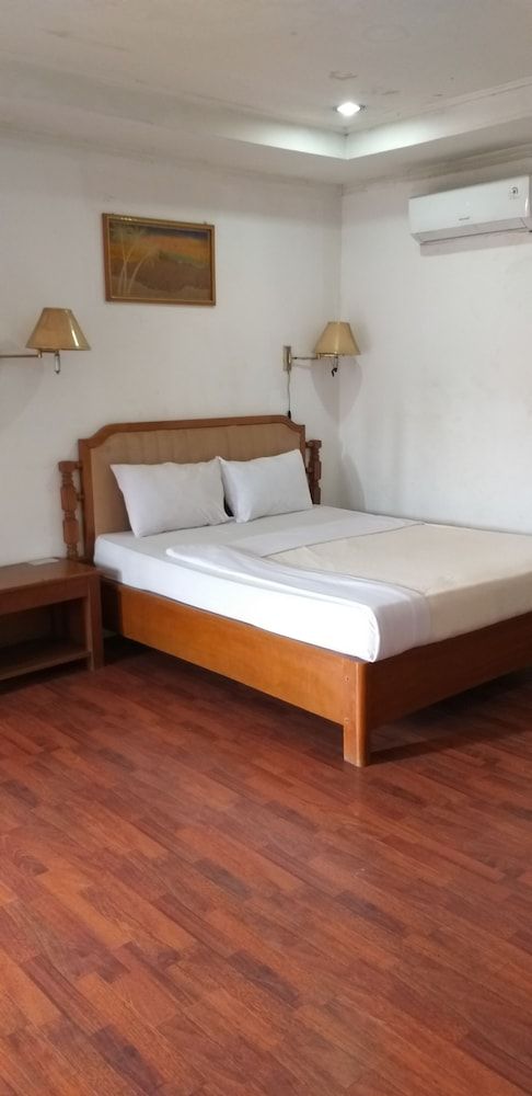 Intan Hotel Purwakarta Junior Double or Twin Room 9