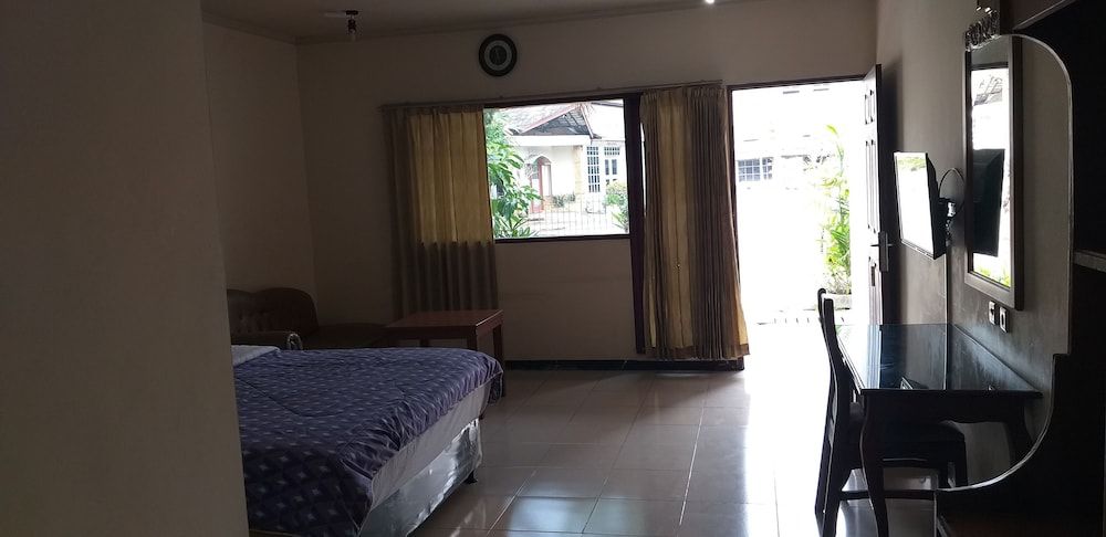 Intan Hotel Purwakarta Junior Double or Twin Room 6