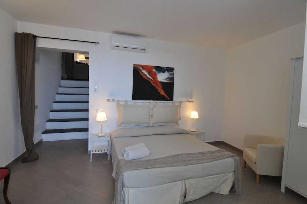 Il Gabbiano Relais Luxury Apartment, 2 Bedrooms, Sea View (Scirocco) 4