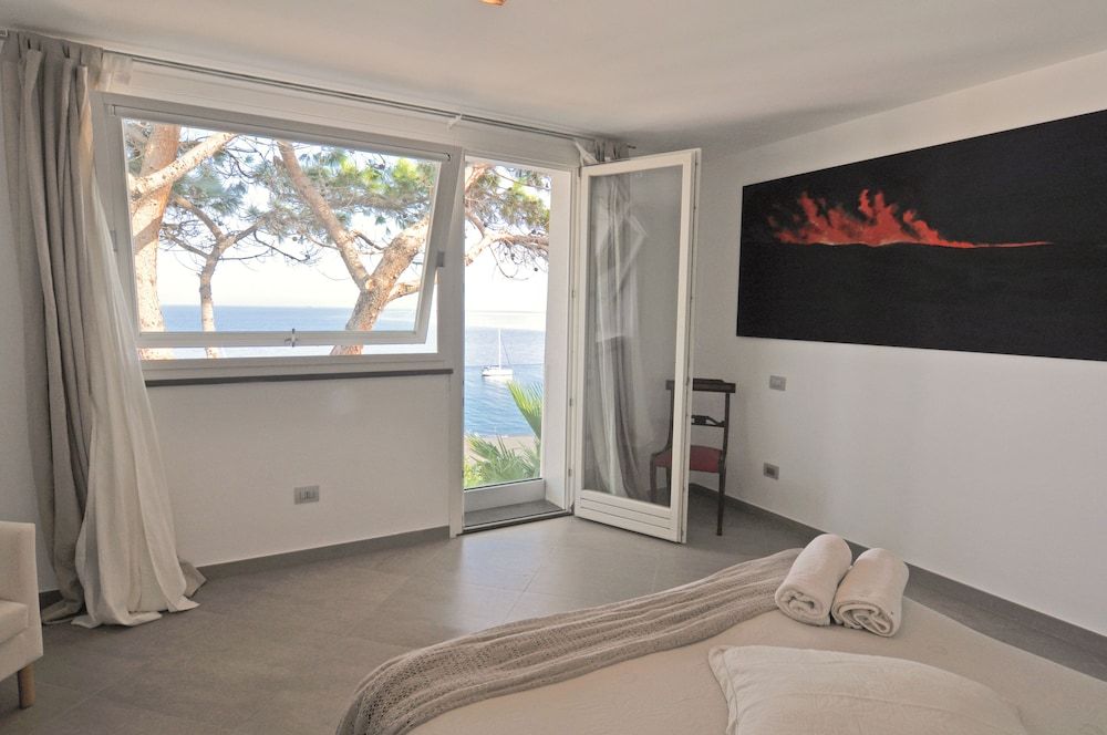 Il Gabbiano Relais Luxury Apartment, 2 Bedrooms, Sea View (Scirocco) 2