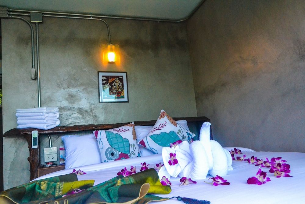 Baan Tubkaek Hotel Standard Double Room, 1 King Bed, Non Smoking, Sea View 5
