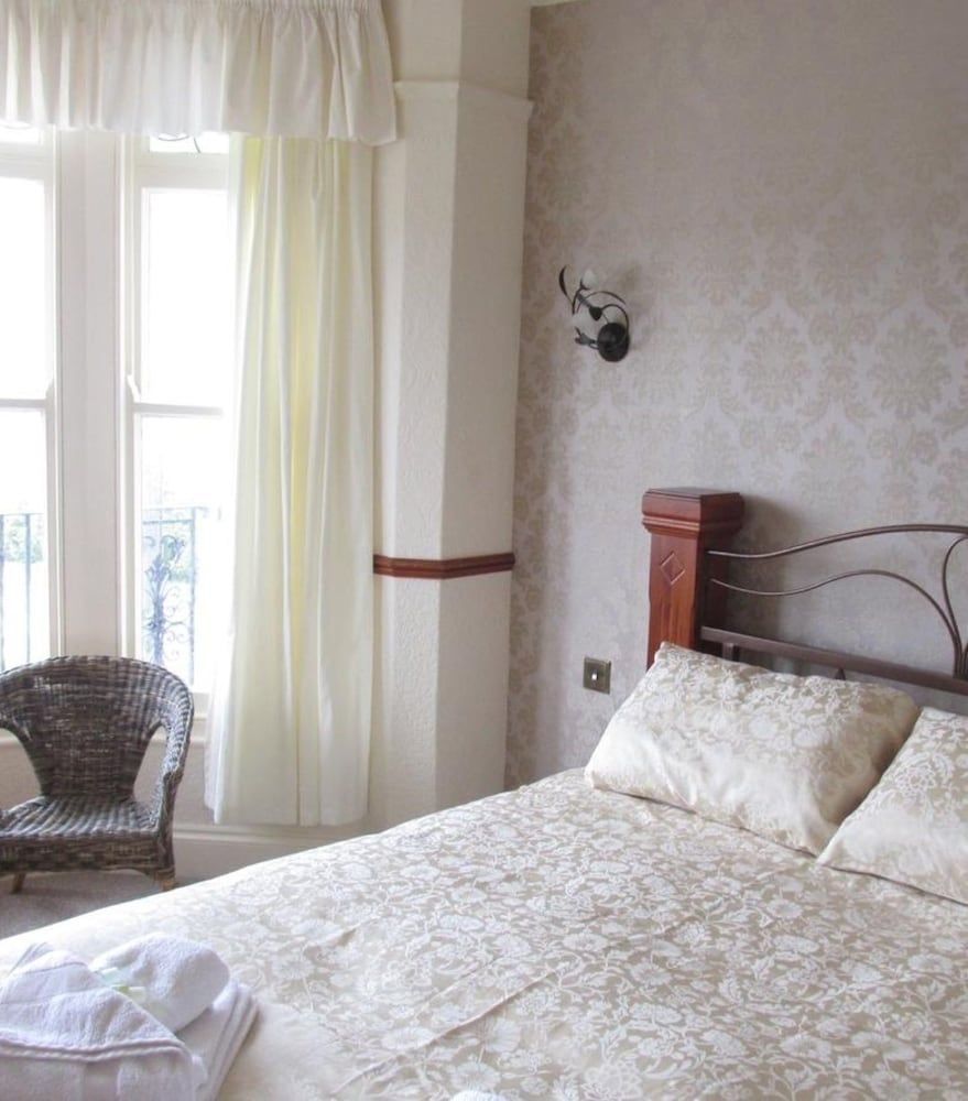 undefined Tregella Guest House 3