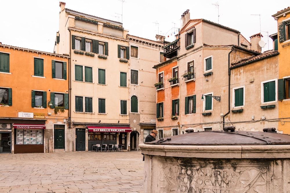 undefined Gold And Red - The Venetian Style 7