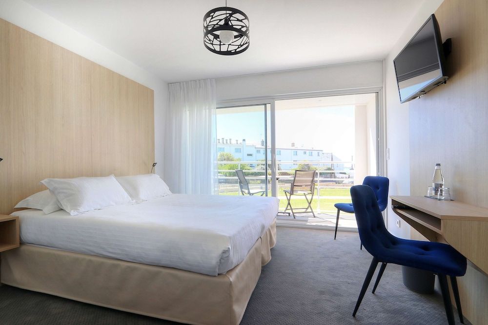 Comfort Room, 1 Queen Bed, Non Smoking, Balcony (Twin bed on request)